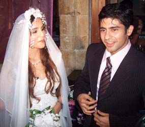 Hussain, Tina