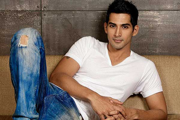 Vivan Bhatena