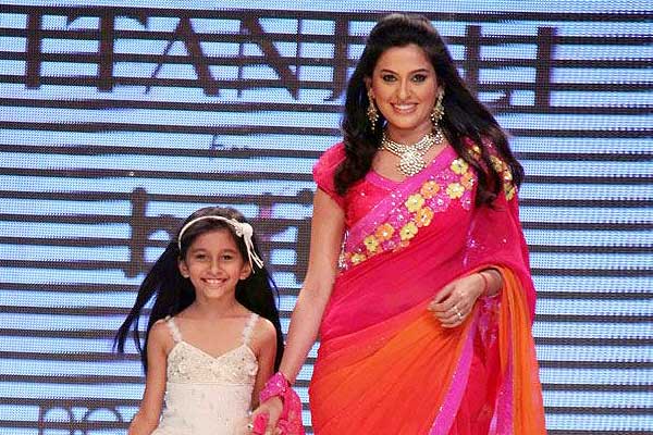 Smita Bansal with her daughter