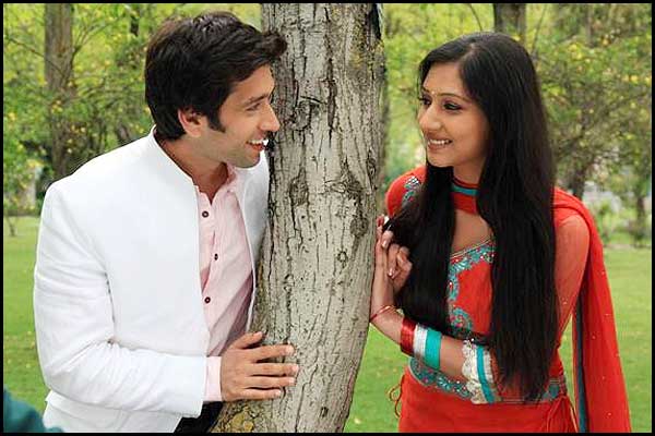 Aditya and Pankhuri wed in Pyaar Ka Dard; Pankhuri decides to stay at  Harish's place post marriage