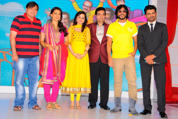 Anchors of SAB TV Muskaan Mihani & Sunil Grover with Dheeraj Kumar(Creative Eye)