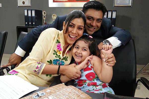 Ram Kapoor and Sakshi Tanwar with Amrita Mukherjee