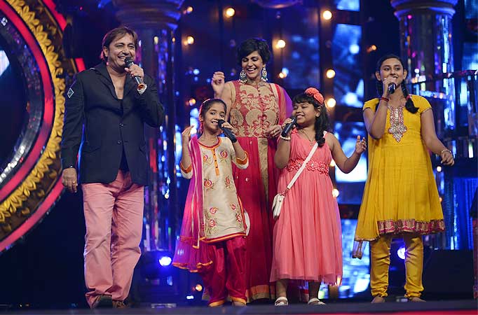 Sukhwinder Singh on the sets of Indian Idol Junior