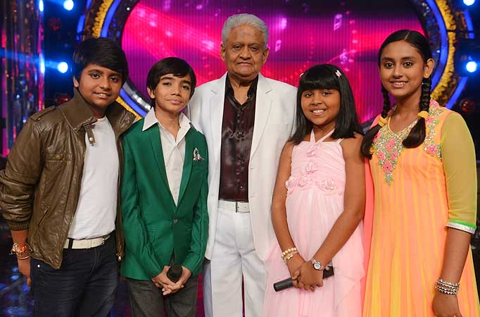 Legendary music composer Pyarelal on the stage of Sony TV