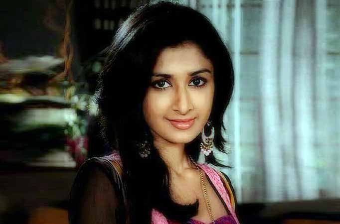 Farnaz Shetty (Gunjan)