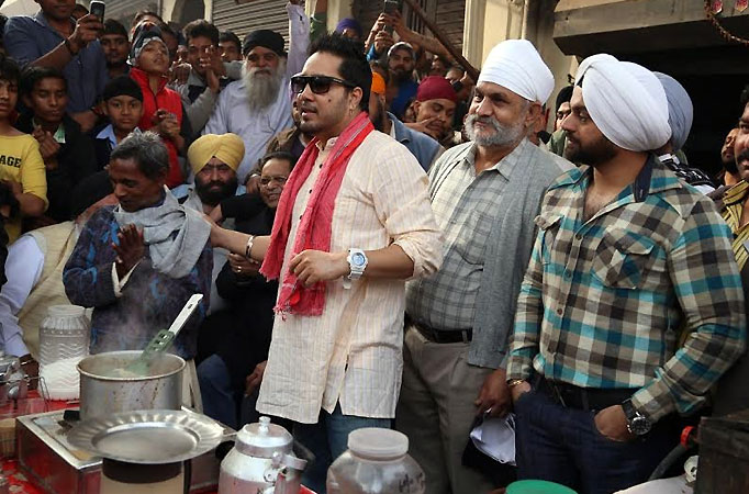 Mika Singh in Mission Sapne