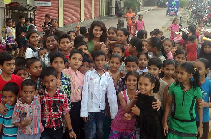 Sonal Vengurlekar celebrates Diwali with little children