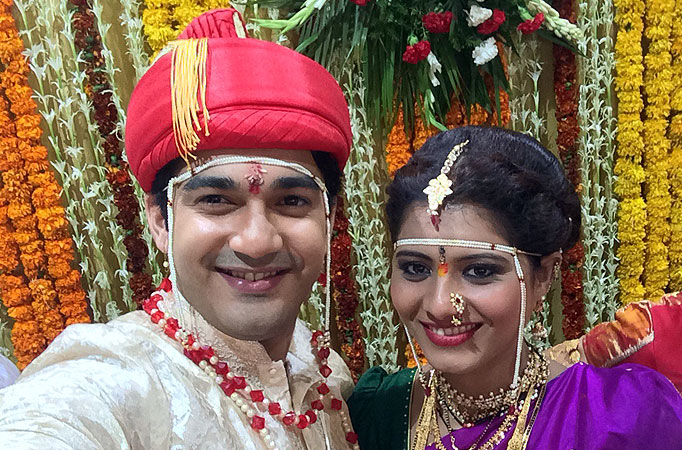 Madhav Deochake gets married to Bageshri Joshi