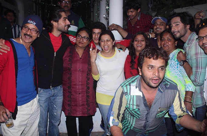 Humsafars actors surprise crew with a happening 