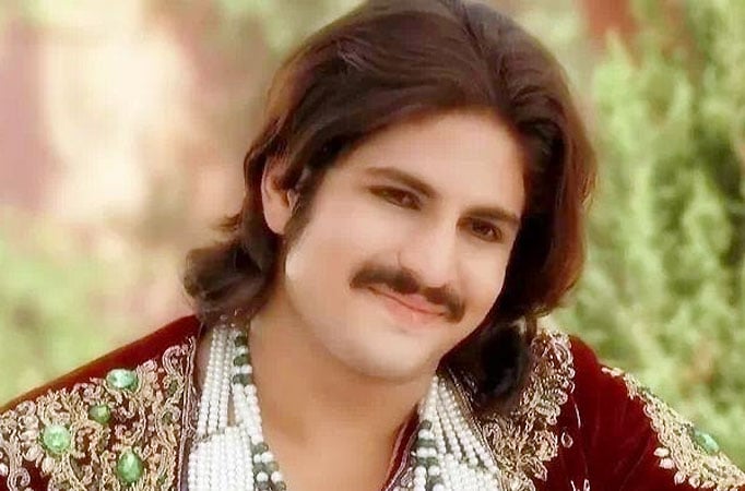 Outfits we want Akbar to don