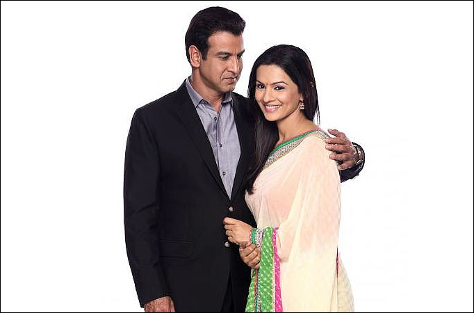 Ronit Roy and Pallavi Kulkarni