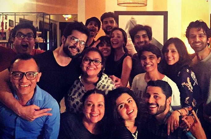 Birthday boy Raqesh parties with Ridhi, Sanaya, Barun and Mohit 