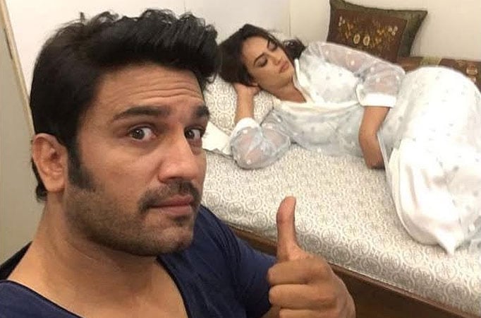 Surbhi steals Sharad’s vanity! 