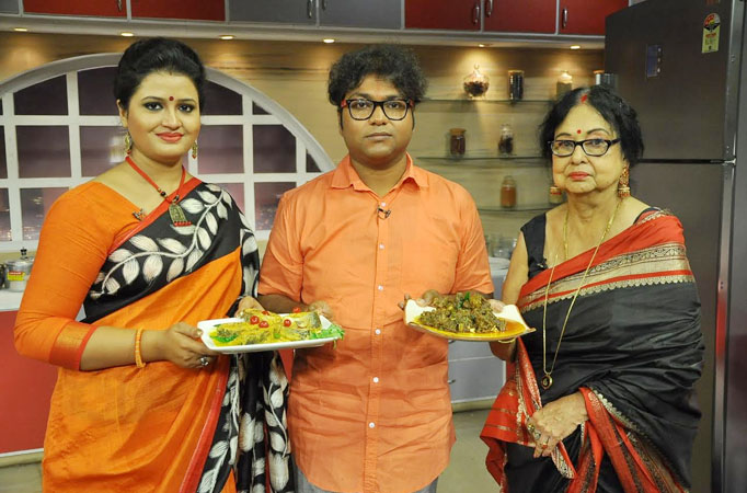 Veteran actress Madhabi Mukhopadhyay to grace Aakash Aath's Radhuni`