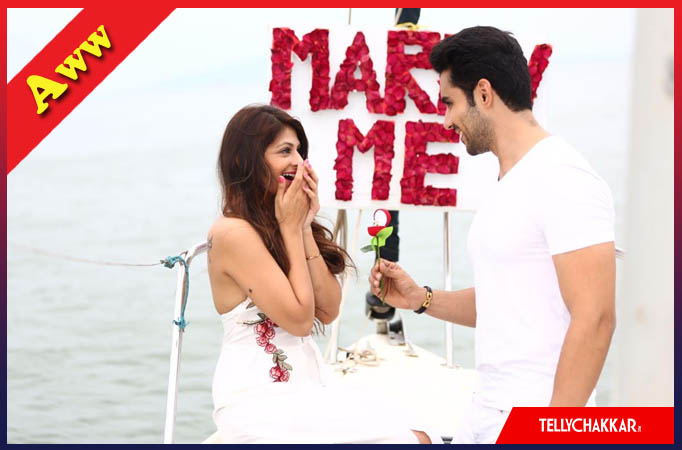 Abhishek Bajaj's a dreamy proposal for girlfriend Akanksha Jindal is stuff love stories are made of