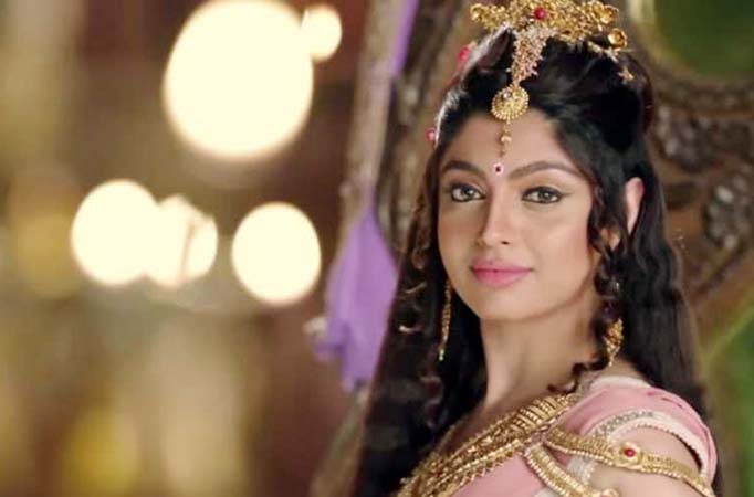 Akanksha Puri gives 5 tips to slay the Indian Goddess look!