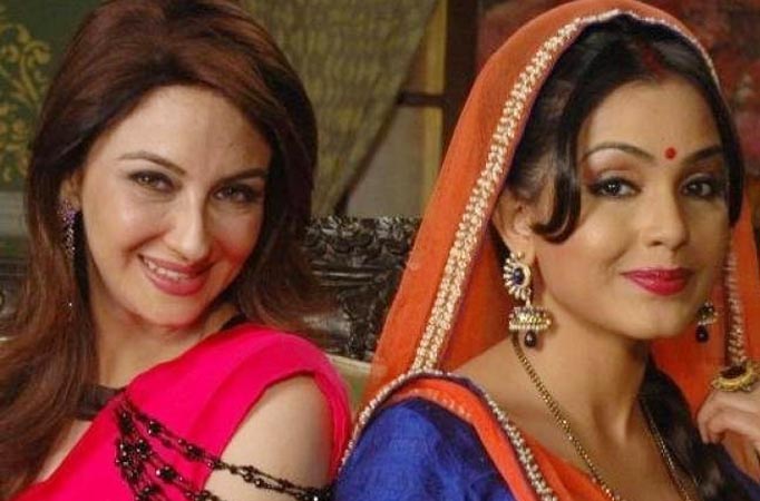 Anita and Angoori plan to get Vibhuti arrested in Bhabhi Ji