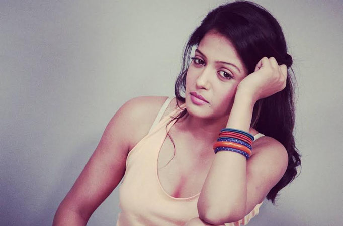 Gulki Joshi suffering from conjunctivitis