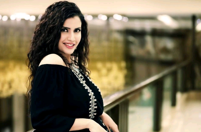 It is not easy for me to shoot intimate scenes, says Smiriti Kalra Smiriti Kalra