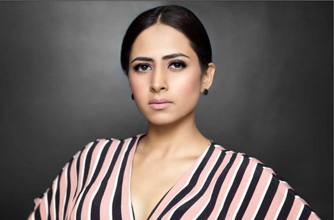 Sargun Mehta gives a Punjabi twist to #DanceWithAlien