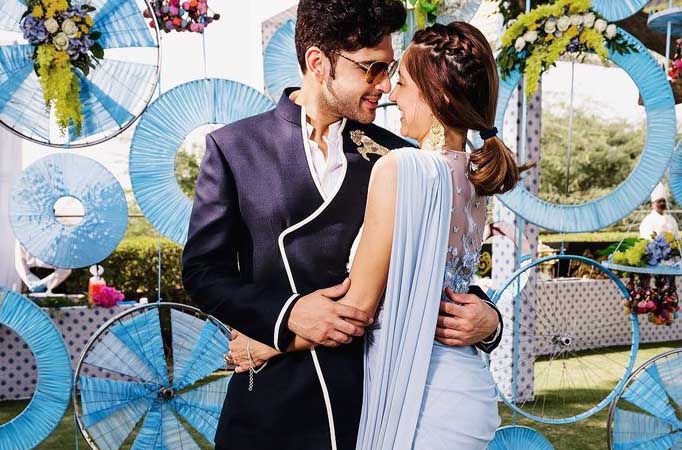 Karan Kundrra tweets; girlfriend Anusha Dandekar gears up for fan hatred