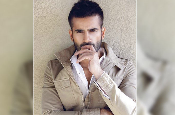 Karan Tacker