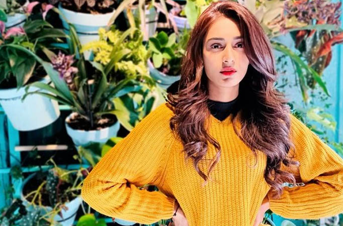 Erica Fernandes wishes Vikas Gupta for Khatra Khatra Khatra; says ‘faad de’ 