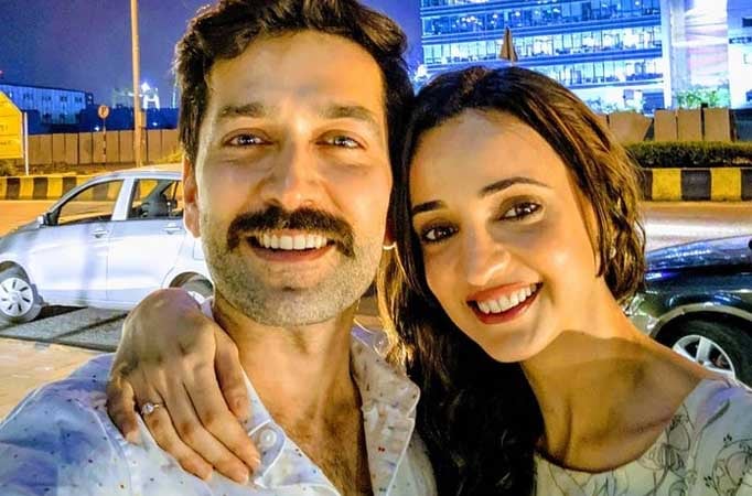  Nakuul Mehta and Sanaya Irani 