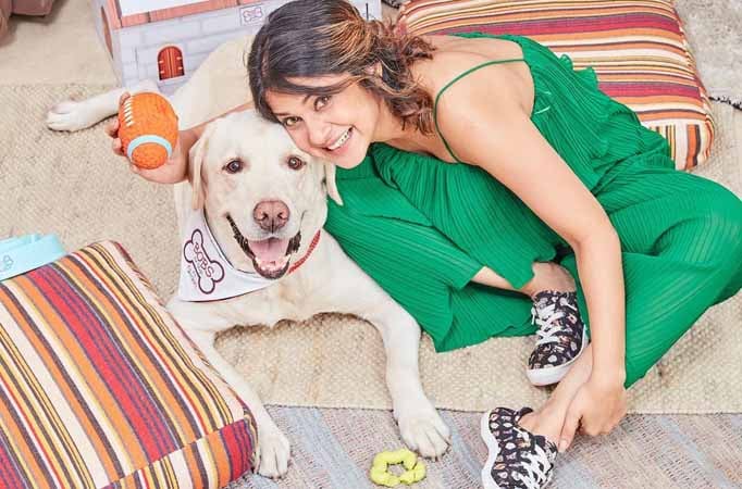 Jennifer Winget and dog Breezer   