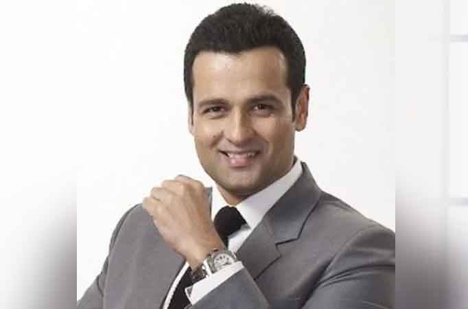  Rohit Roy 