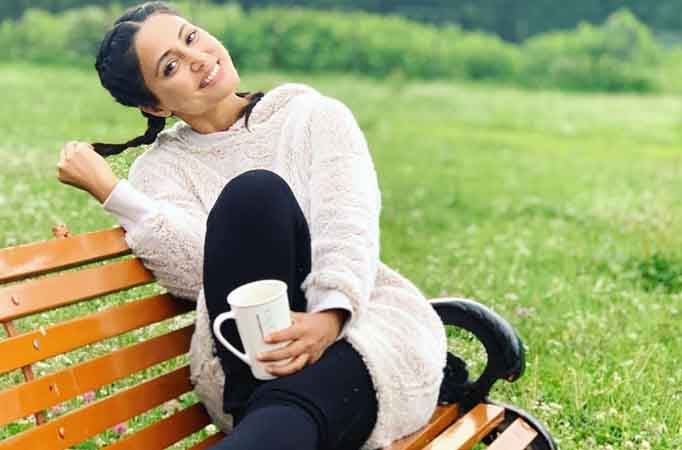 THIS is how Hina Khan spreads positivity 