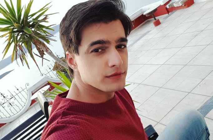 Mohsin Khan and his little co-star Tanmay look super adorable in THIS video 