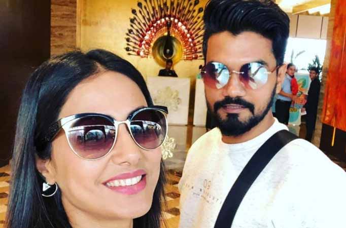 Hina Khan and beau Rocky Jaiswal share photos from their coffee and movie date