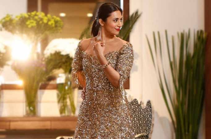 Divyanka Tripathi looks dazzling in THIS gold shimmery gown