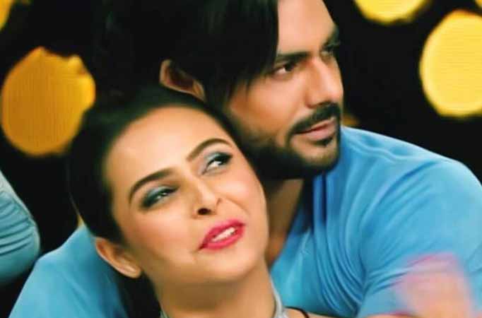 Madhurima Tuli accuses ex-boyfriend Vishal Aditya Singh of having split personality disorder on Nach Baliye 9