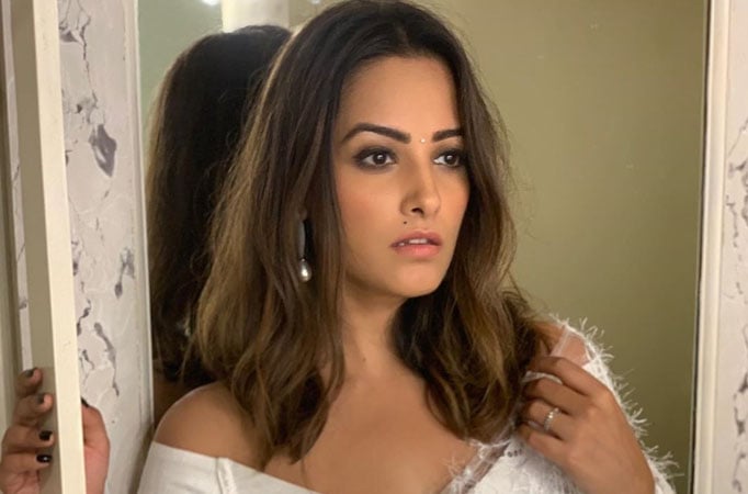 ‘THIS’ is what Anita Hassanandani does when she is BORED!