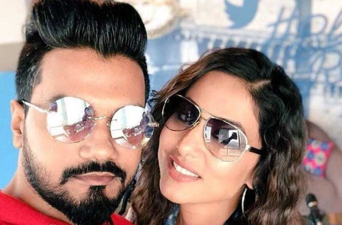 THIS proves Hina Khan and beau Rocky Jaiswal have got each other’s back