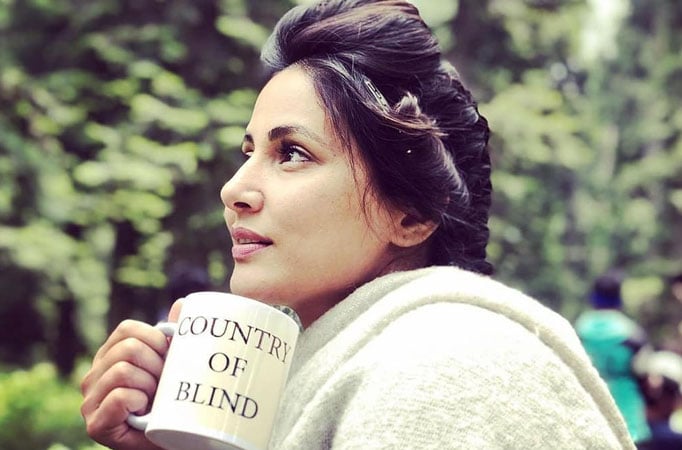 Check out THIS beautiful BTS photo of Hina Khan from the shoot of Country Of Blind 