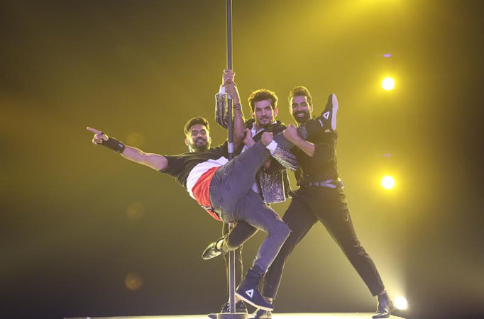 Shashank Khaitan, Tushar Kalia & Arjun Bijlani give a stunning performance  on Dance Deewane.