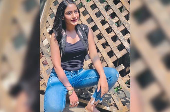 Sanjivani’s Surbhi Chandna looks beautiful in a green coloured gown; check picture 