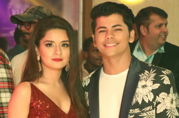 Avneet Kaur and Siddharth Nigam comes together for a music video and the first look is out