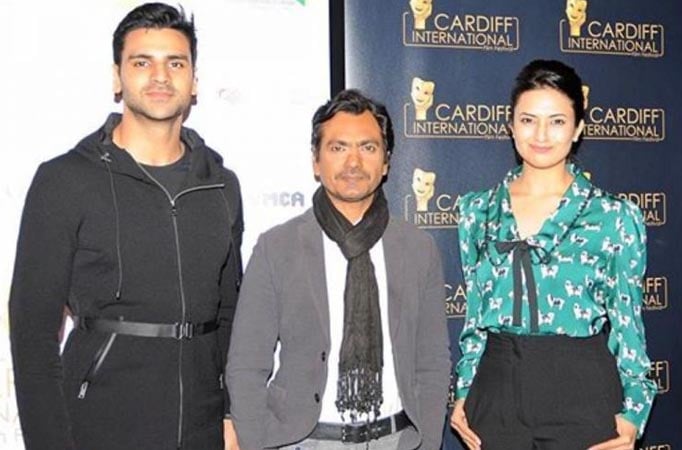 Divyanka Tripathi looks elegant as she poses with Nawazuddin Siddiqui and hubby Vivek Dahiya at Cardiff Film Festival