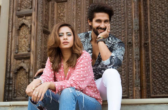 Sargun Mehta makes Ravi Dubey DANCE to her TUNES...