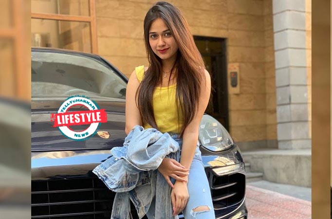 Jannat Zubair’s glasses make her look classy!