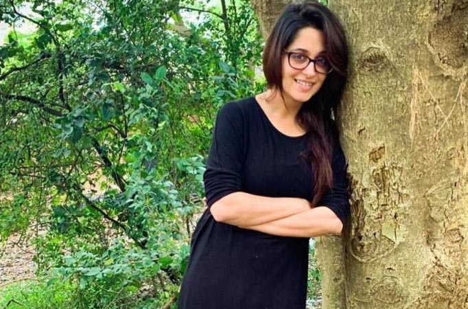 Dipika Kakar shows off her natural side