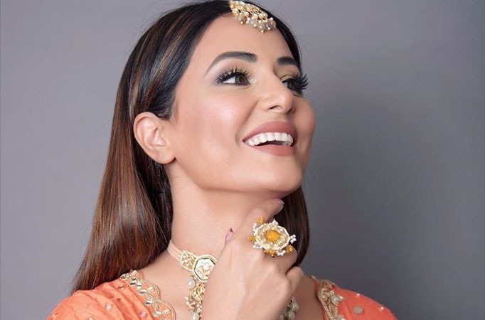 Hina Khan REVEALS her DAILY MILESTONE MOMENTS when shooting for her project... Hina Khan REVEALS her DAILY MILESTONE MOMENTS when shooting for her project...