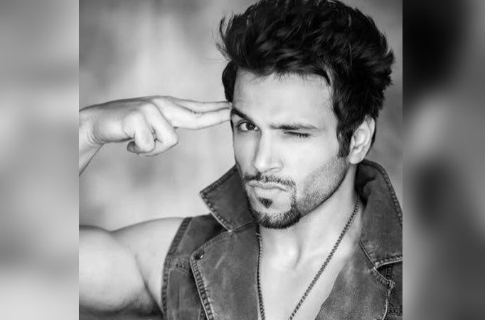 Rithvik Dhanjani knows how to kill time wisely, shares an interesting video