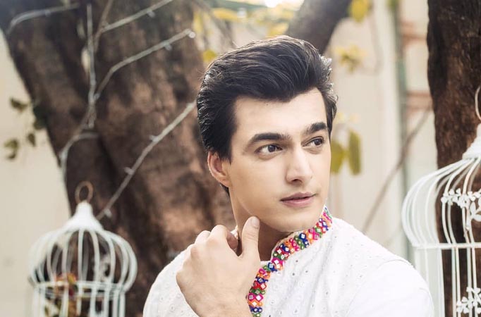 Mohsin Khan PATIENTLY waits for his ice cream; check the FUN video 