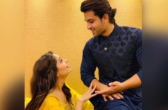 Dipika Kakar and Shoaib Ibrahim go the SRK and Kajol way