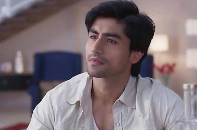 Bepannaah's Harshad Chopda’s WINTER look is STYLISH; check photo 